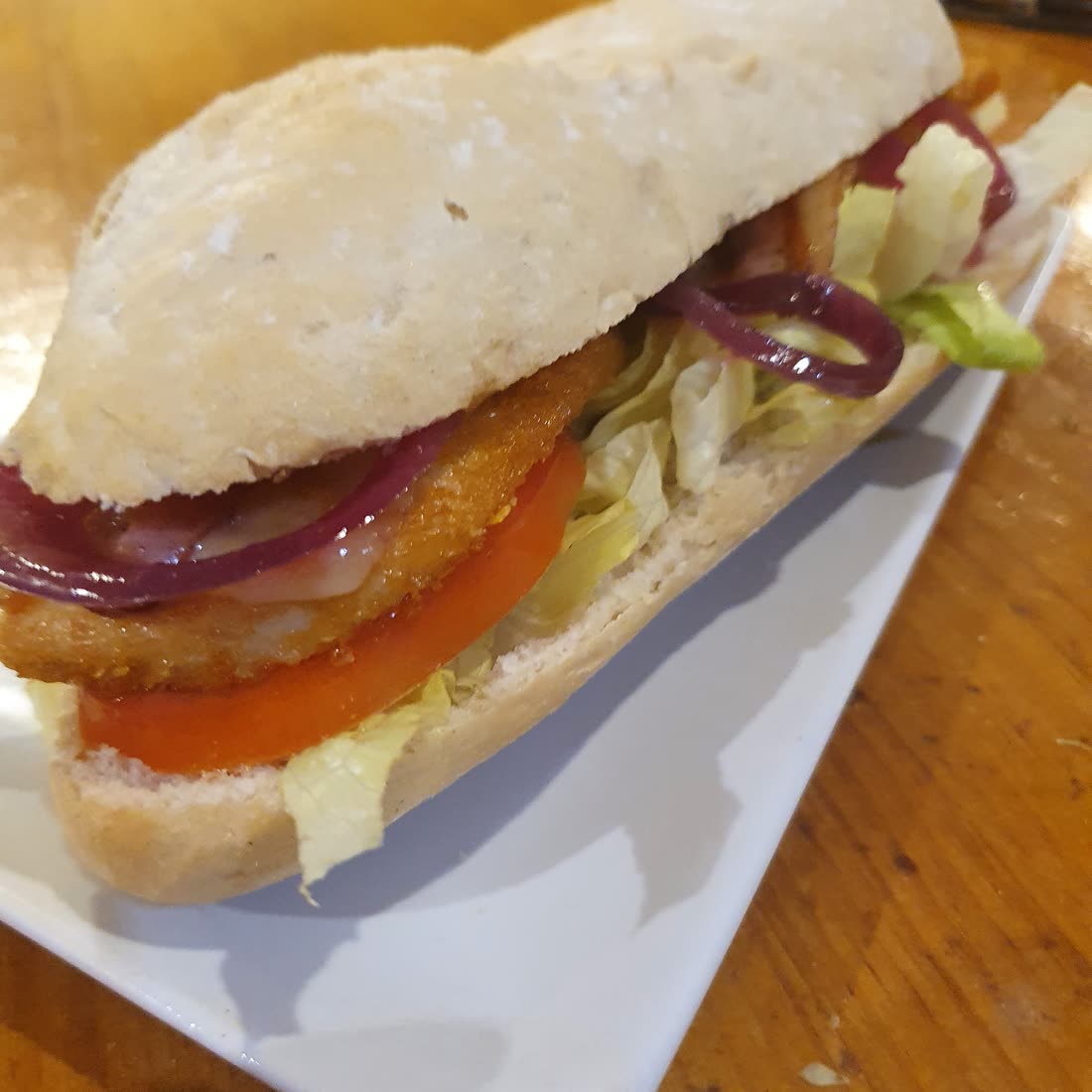 Bocadillo de pollo crujiente de La Tapería Cocina de Ana